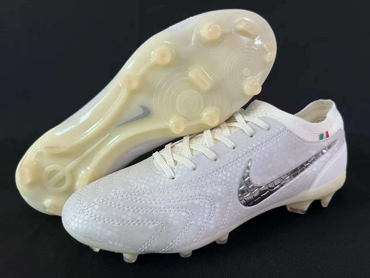 Nike Tiempo Legend Firm-Ground Chaussures de football 8