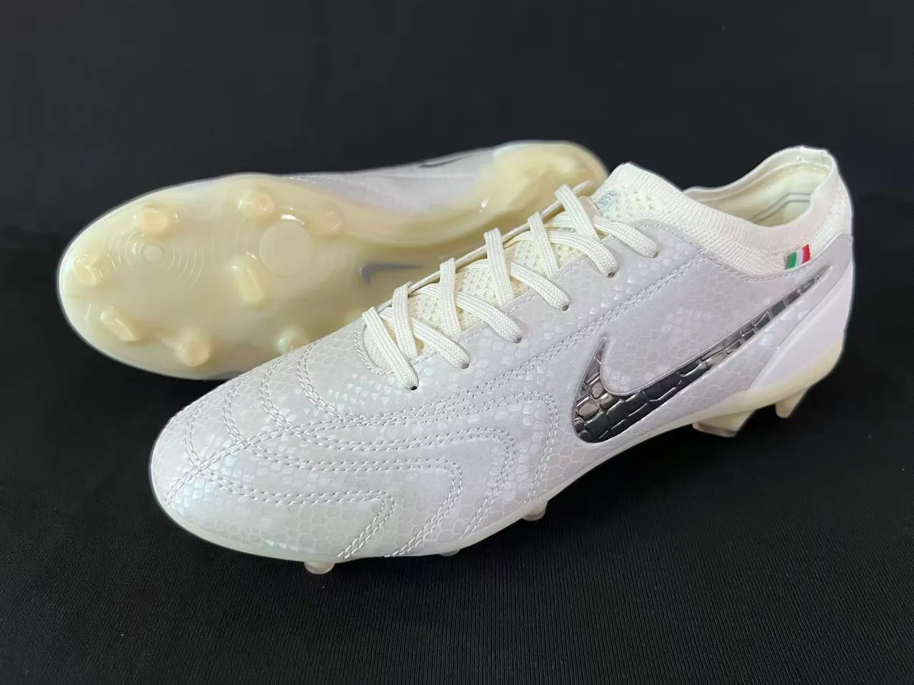 Nike Tiempo Legend Firm-Ground Chaussures de football 9