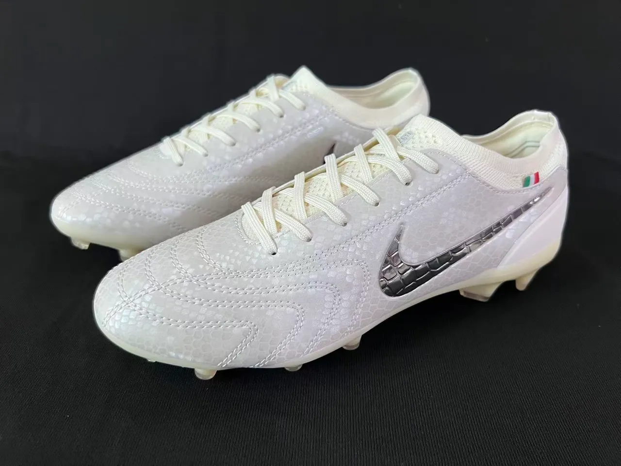 Nike Tiempo Legend Firm-Ground Chaussures de football 10