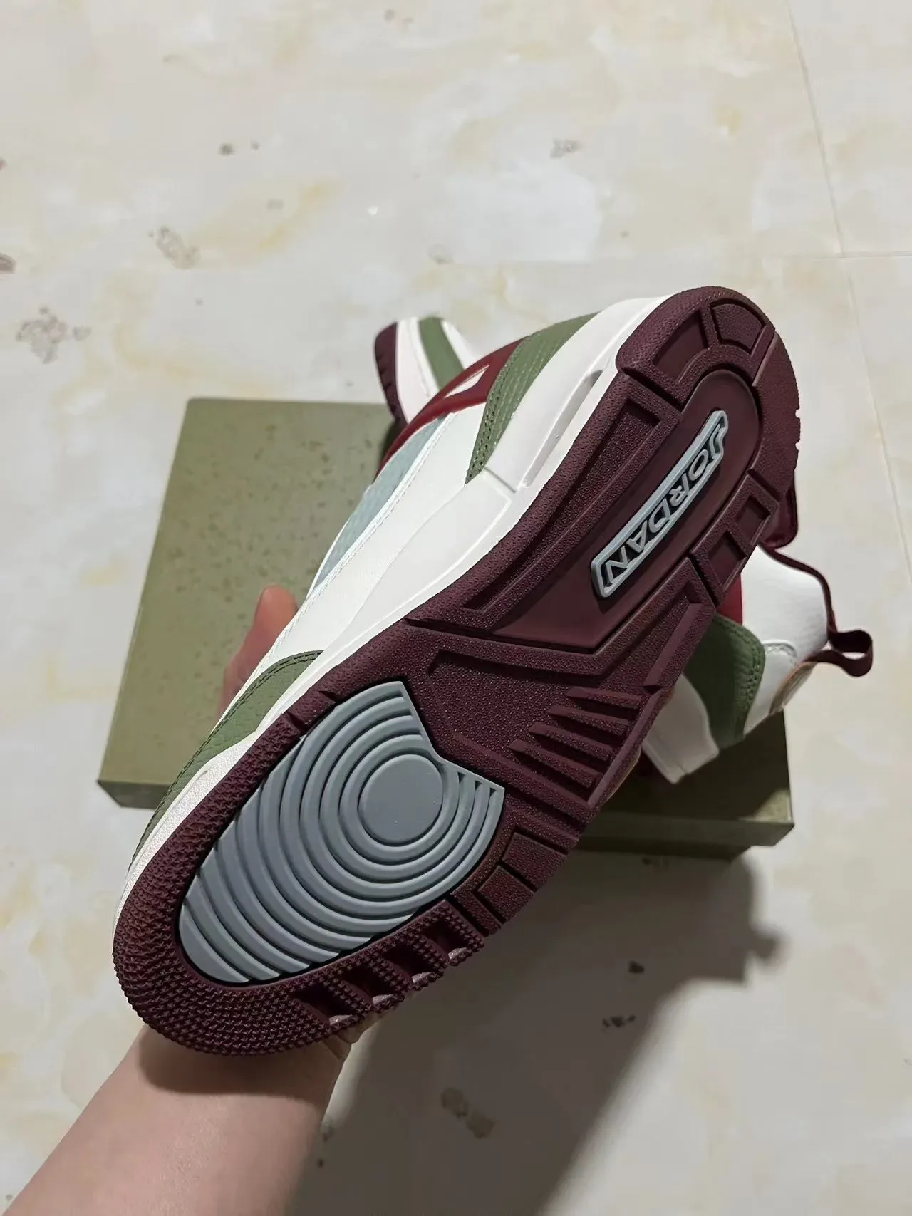 Nike 白色酒红色 高帮 分层合成革和皮革鞋面 生活运动鞋 6