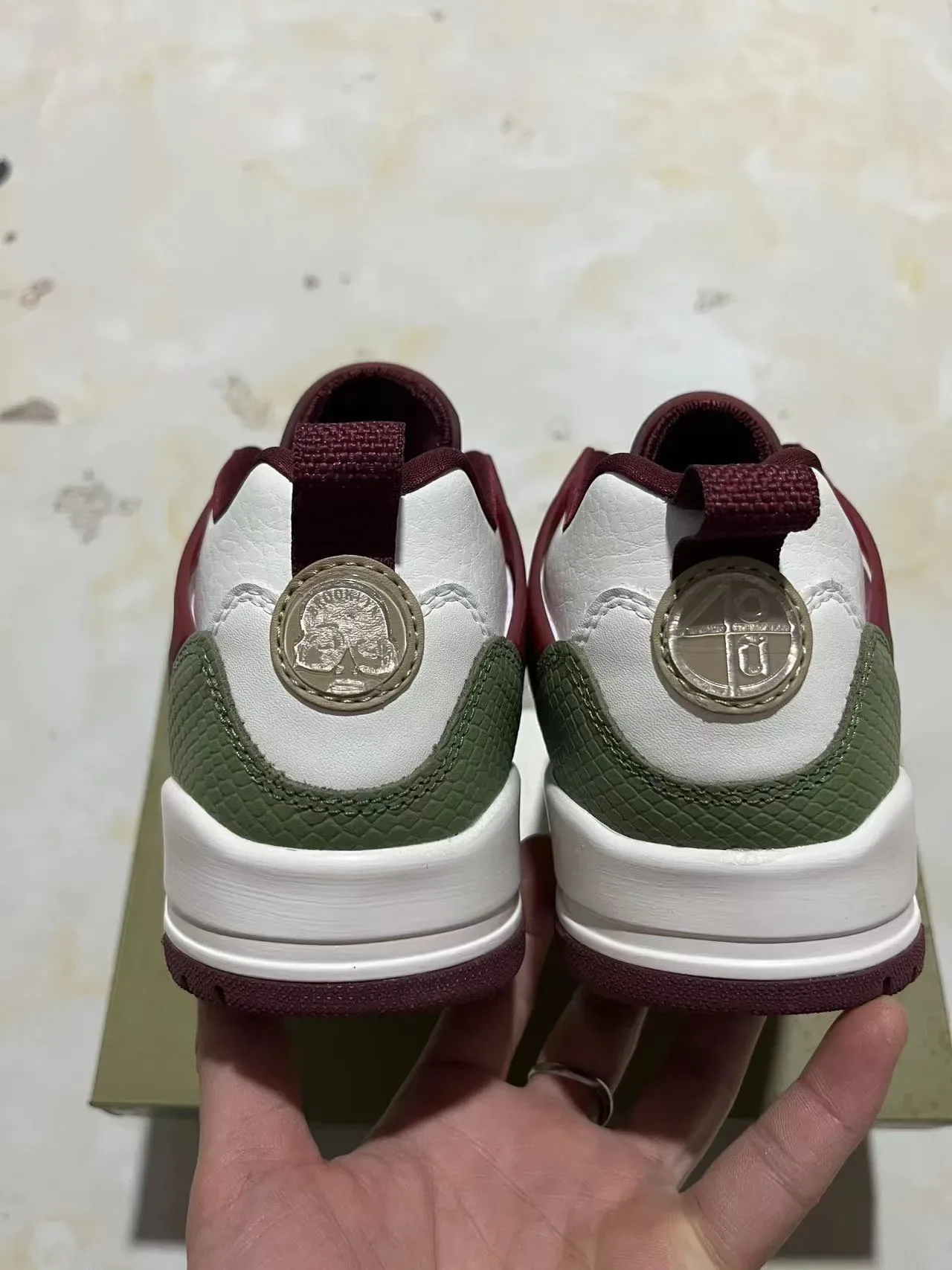 Nike 白色酒红色 高帮 分层合成革和皮革鞋面 生活运动鞋 8