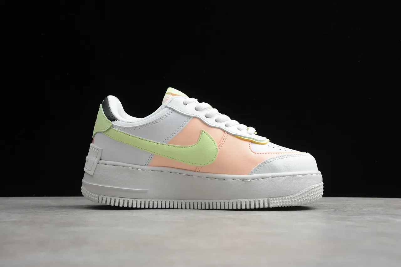 Nike Tênis Lifestyle Branco Verde Sola Plataforma Superposições de Material Sintético 14