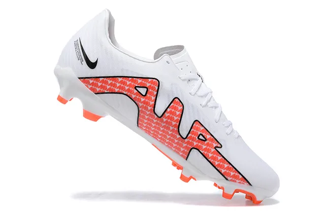 Nike Blanc Orange Flyknit Supérieur Coupe basse Silhouette Sol ferme Chaussures de football 3