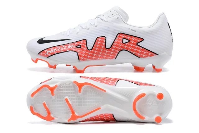 Nike Blanc Orange Flyknit Supérieur Coupe basse Silhouette Sol ferme Chaussures de football 9