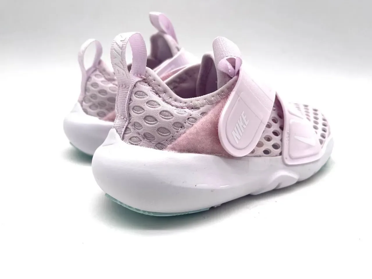 Nike White Orange Laceless Hook-and-Loop Strap Perforated Mesh Upper Lifestyle Sneakers 9