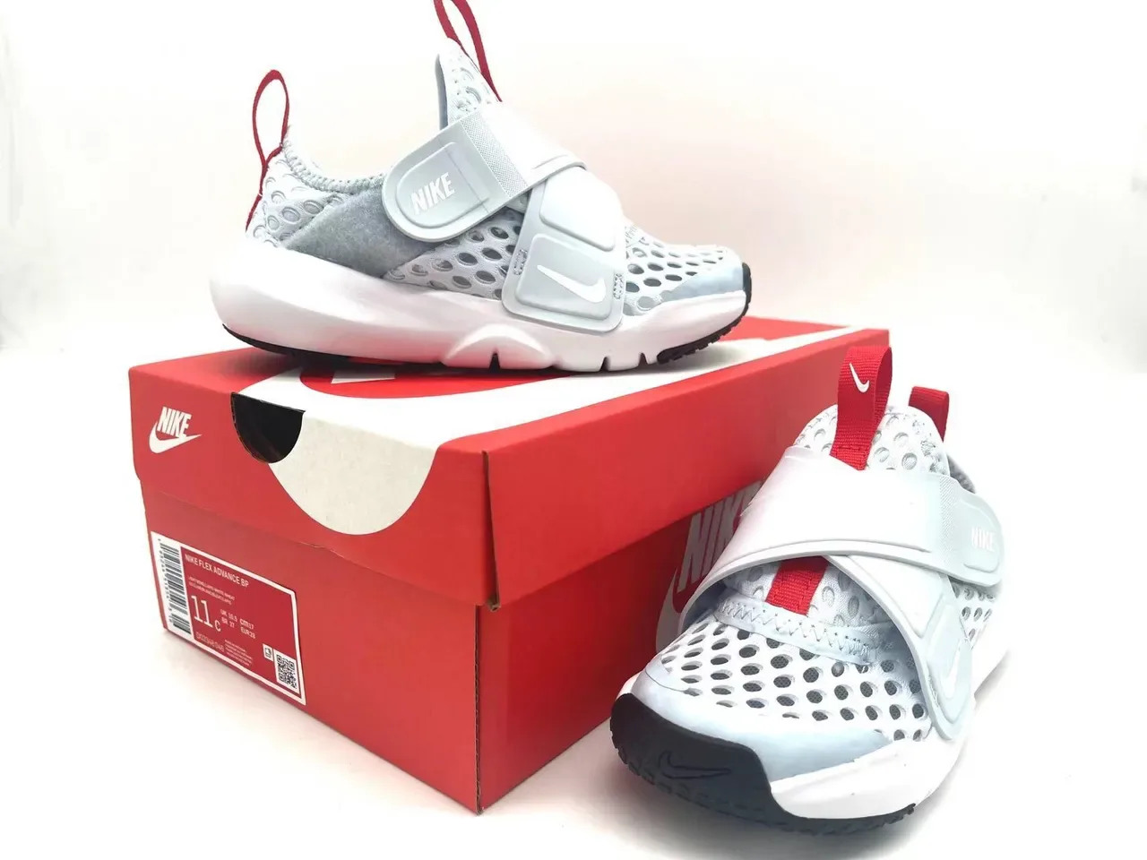 Nike White Orange Laceless Hook-and-Loop Strap Perforated Mesh Upper Lifestyle Sneakers 11
