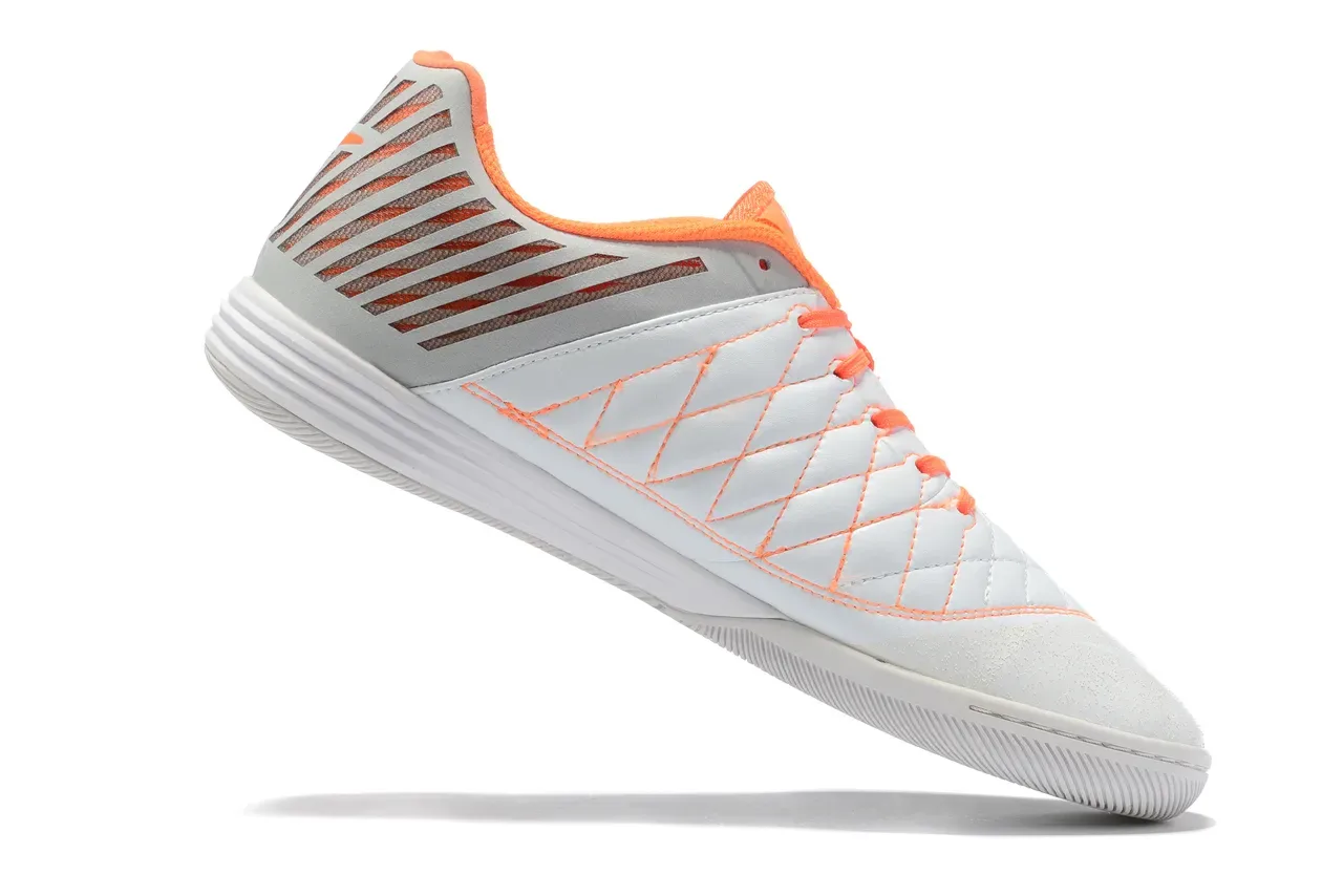 Nike Zapatillas de fútbol indoor con punta acolchada y suela Lunarlon blanca y naranja 5