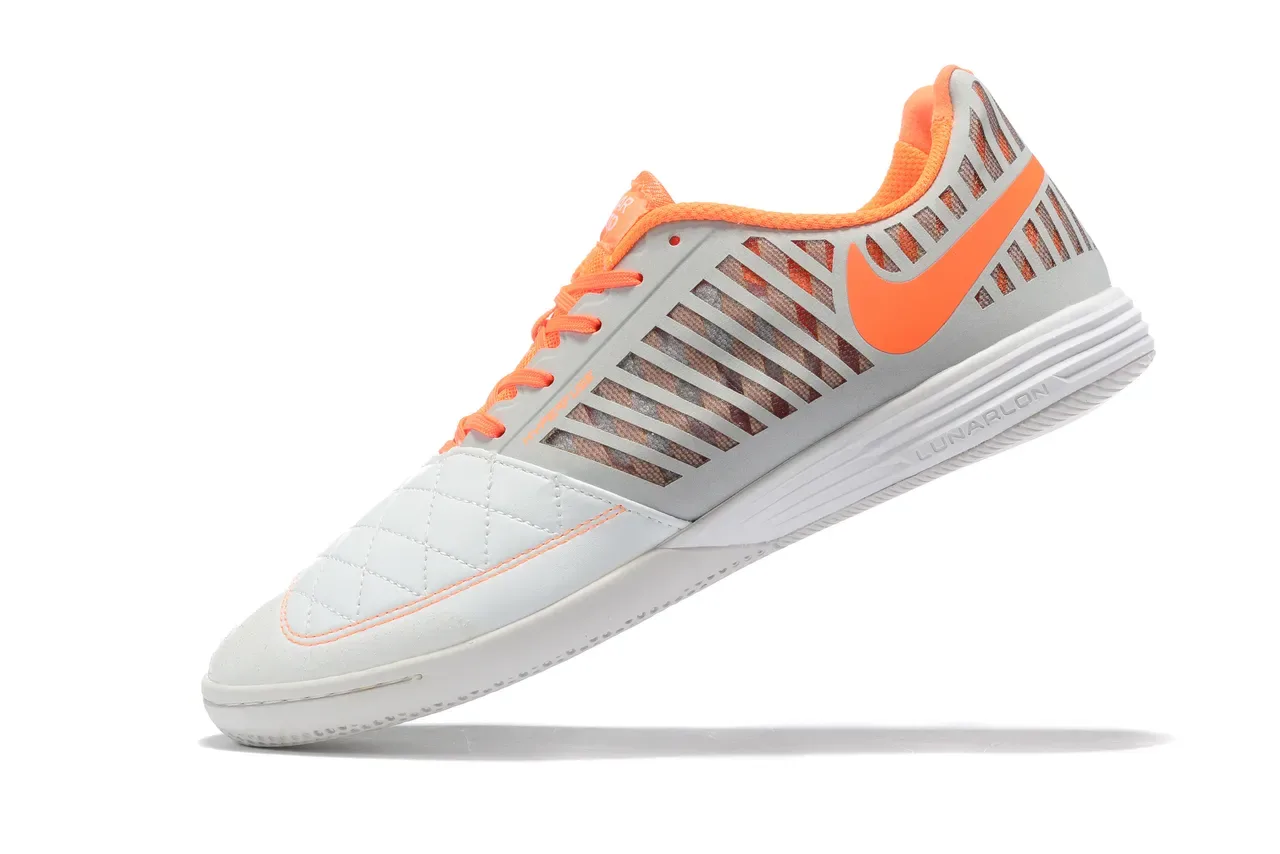 Nike Zapatillas de fútbol indoor con punta acolchada y suela Lunarlon blanca y naranja 6