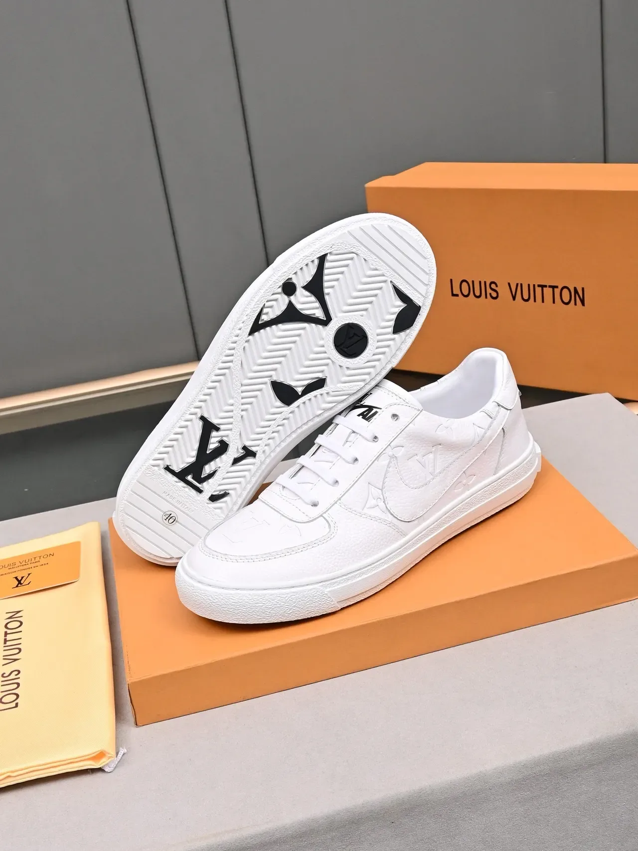 Nike Chaussures lifestyle avec tige en cuir texturé blanc 4
