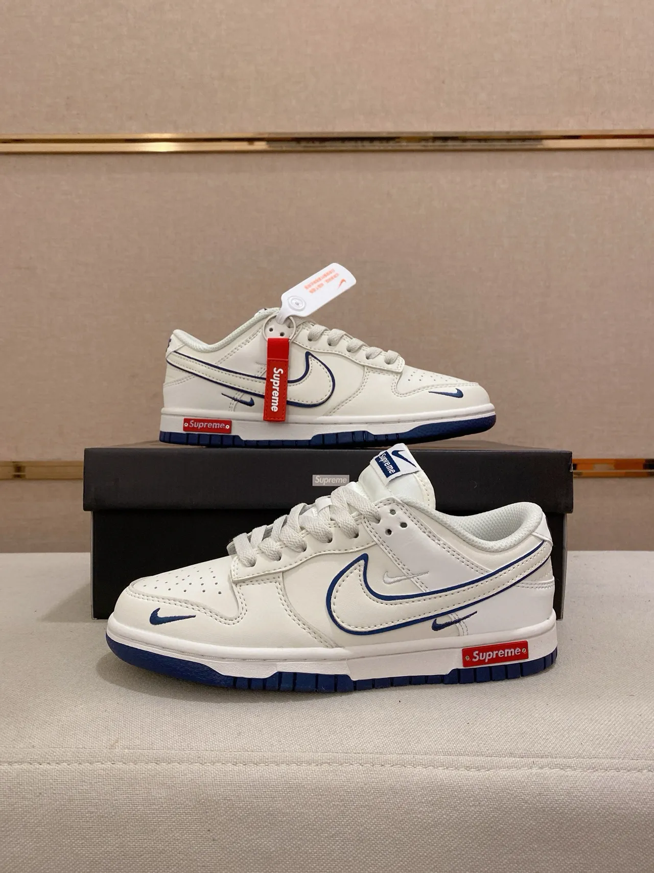 Nike x Supreme SB Dunk Low सादा नील स्केटबोर्ड जूतो 7