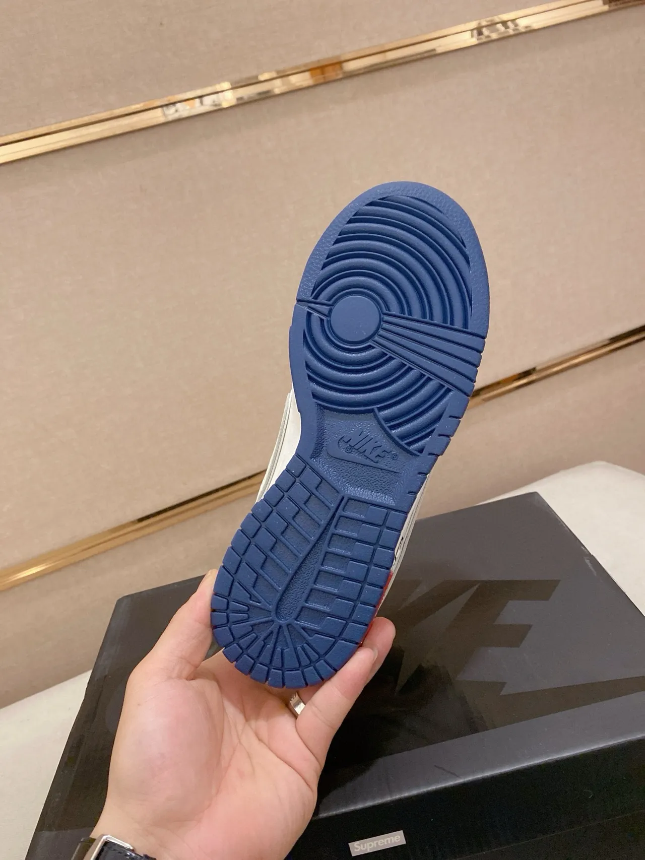 Nike x Supreme SB Dunk Low सादा नील स्केटबोर्ड जूतो 9