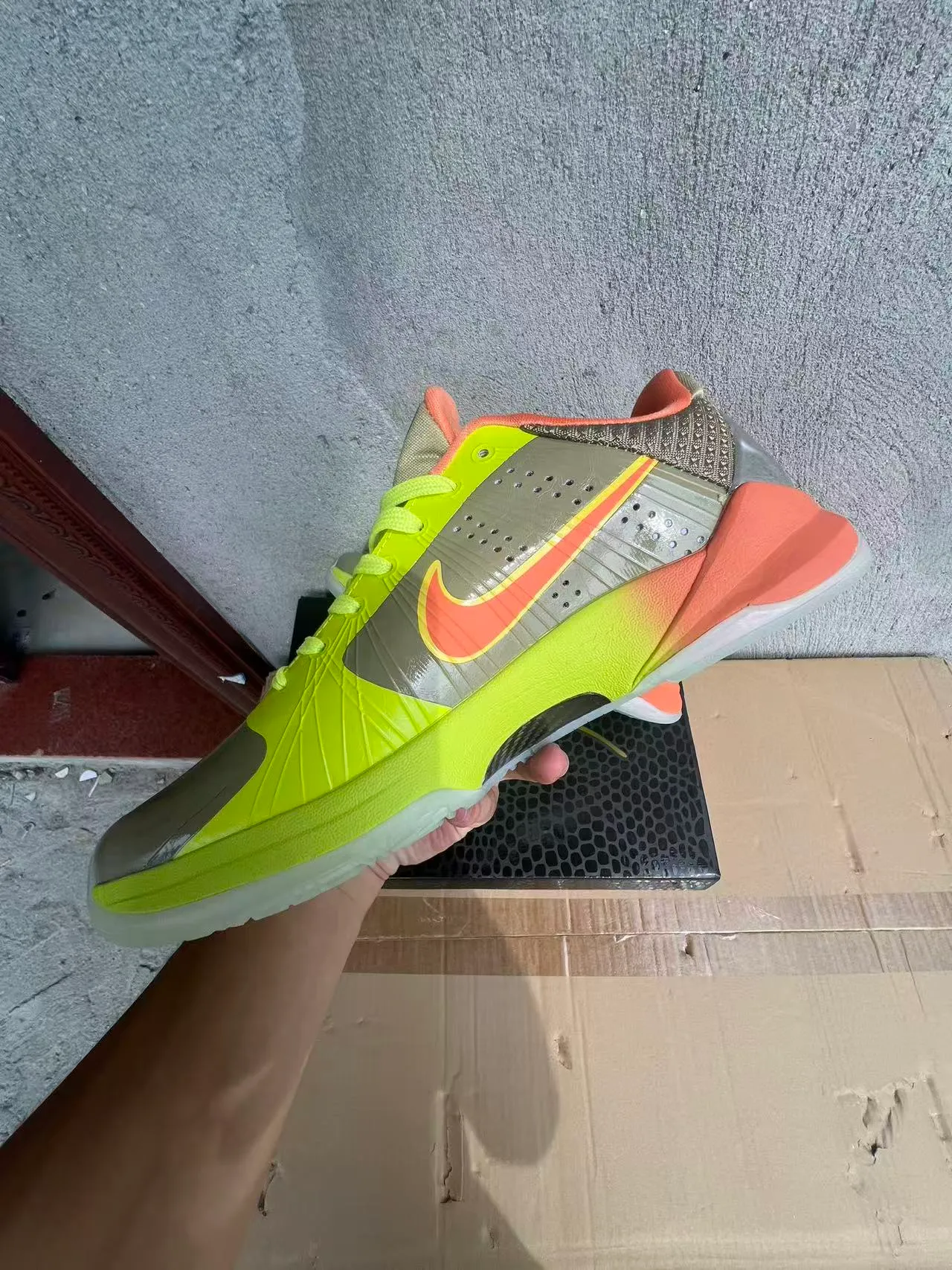 Nike Amarelo Laranja Neón Parte Superior Sintética Acento Swoosh Tênis de Basquete 5