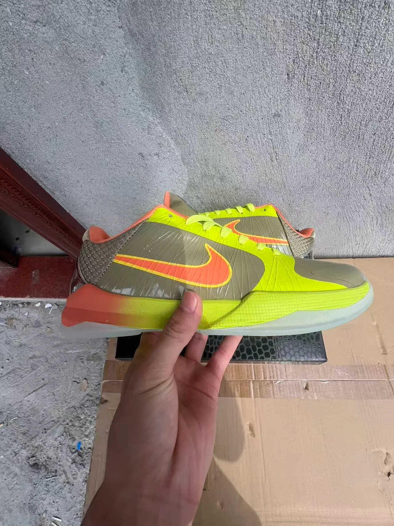 Nike Amarelo Laranja Neón Parte Superior Sintética Acento Swoosh Tênis de Basquete 7