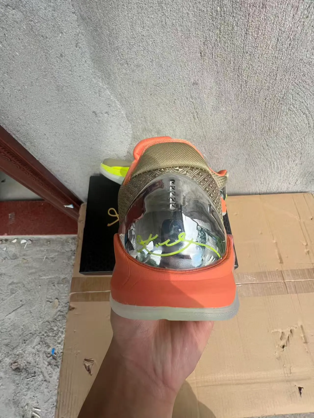 Nike Amarelo Laranja Neón Parte Superior Sintética Acento Swoosh Tênis de Basquete 8