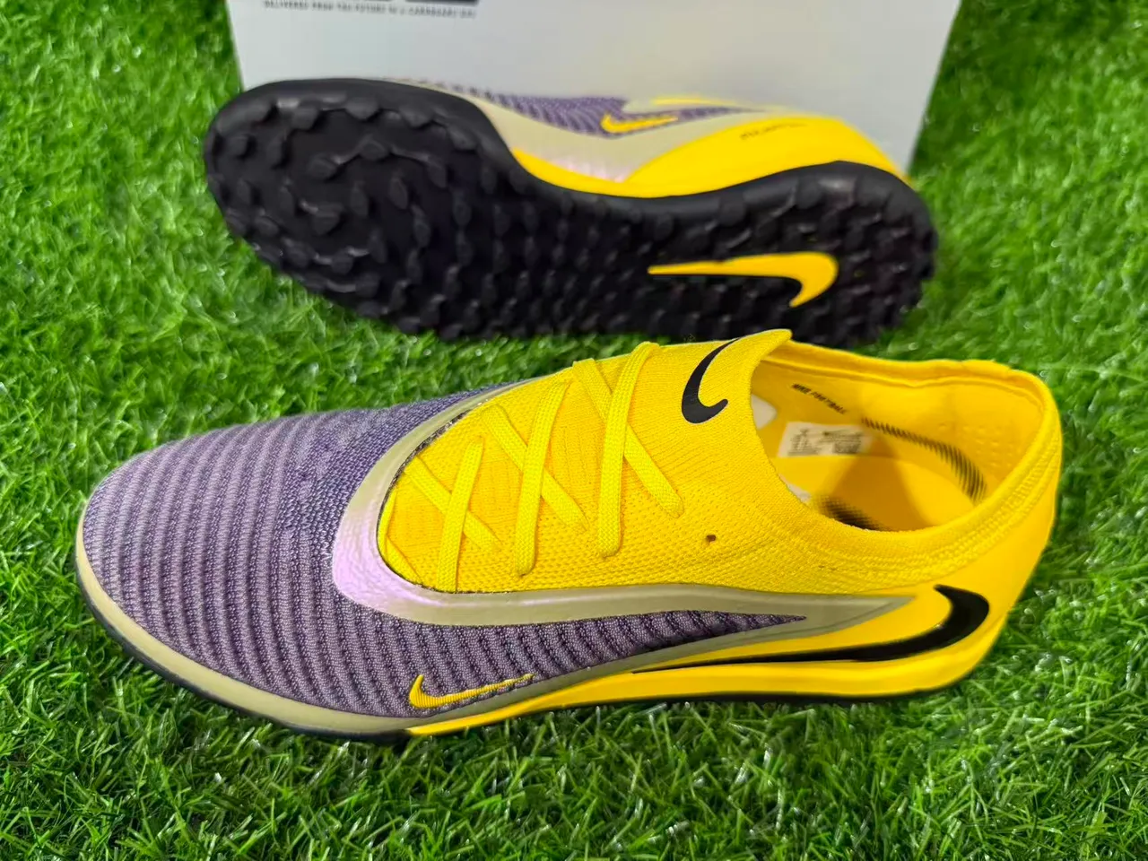 Nike Yellow Purple Low-Cut Knit Upper Conical Studs Turf Soccer Shoes 5