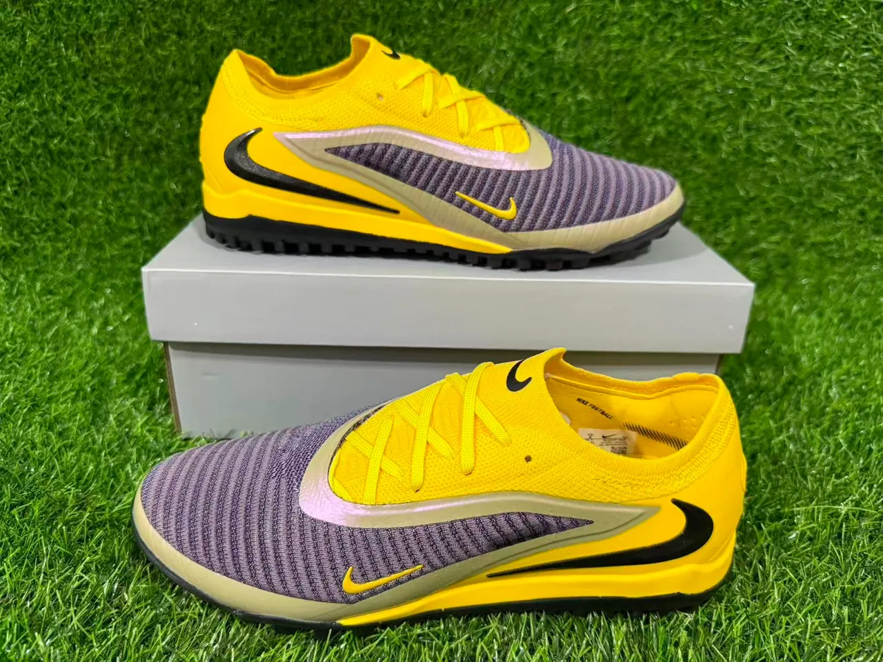 Nike Yellow Purple Low-Cut Knit Upper Conical Studs Turf Soccer Shoes 8