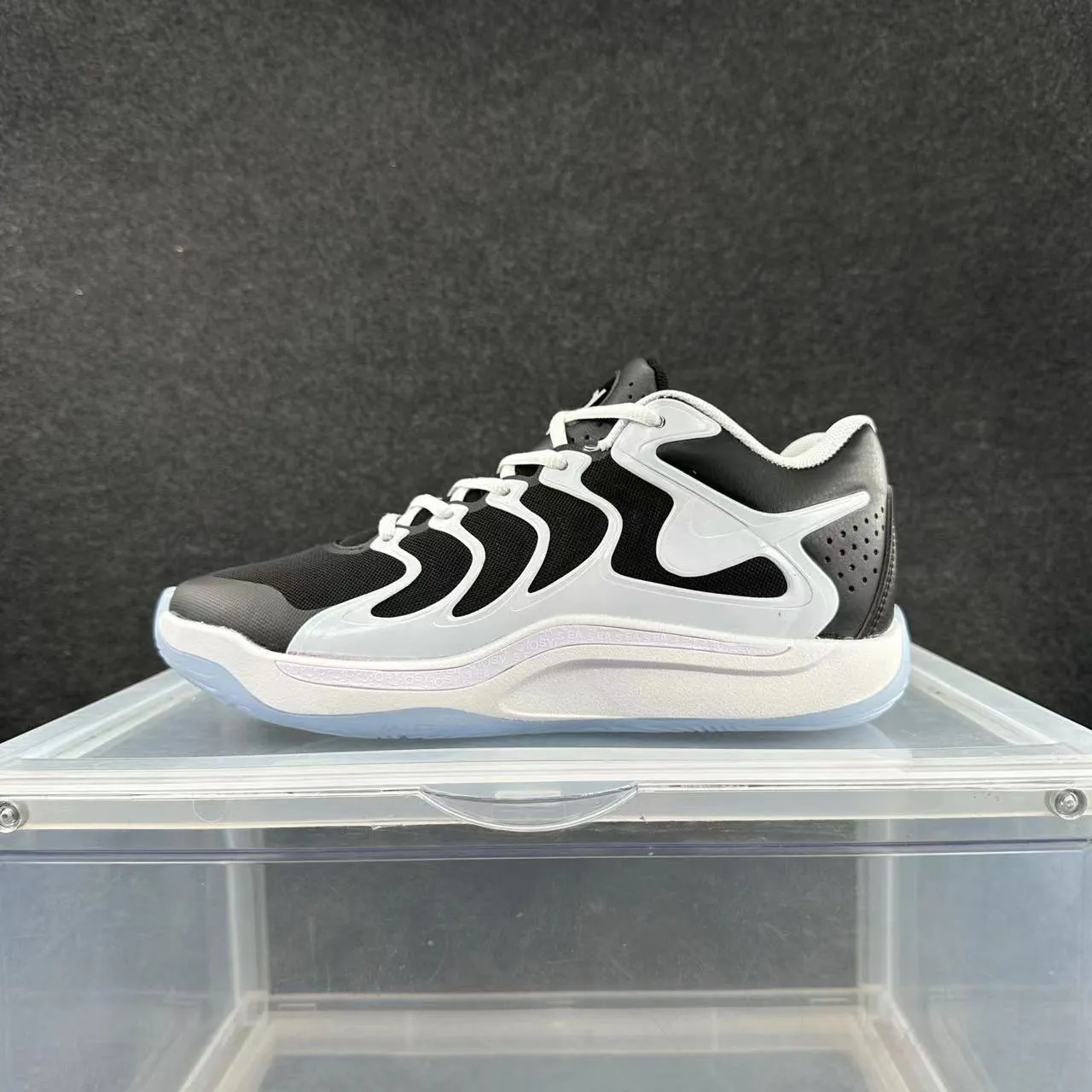 Nike Zoom 2K Noir Blanc Motif Vague Superpositions Synthétiques Contrefiche Perforée Chaussures de Basketball 2