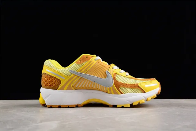 Nike Zoom 2K Yellow Orange Layered Synthetic Cage Open Mesh Upper Running Shoes 11