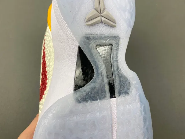 Nike Zoom Kobe VI White Red Yellow Zapatos de baloncesto 9