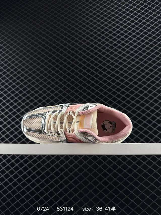 Nike Zoom Vomero 5 SP Pink and Cream Tênis de corrida 4