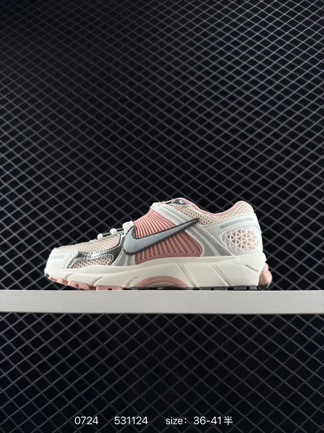 Nike Zoom Vomero 5 SP Pink and Cream Tênis de corrida 5