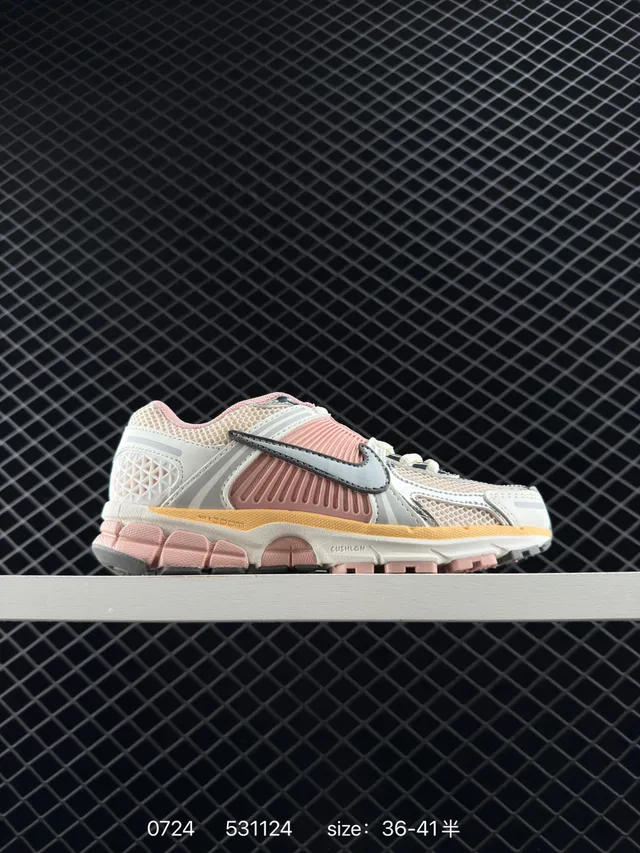 Nike Zoom Vomero 5 SP Pink and Cream Tênis de corrida 6