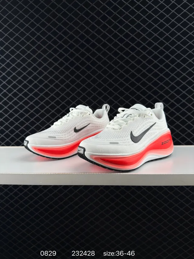 Nike ZoomX أبيض أحمر محبك مهندس أحذية الجري 3