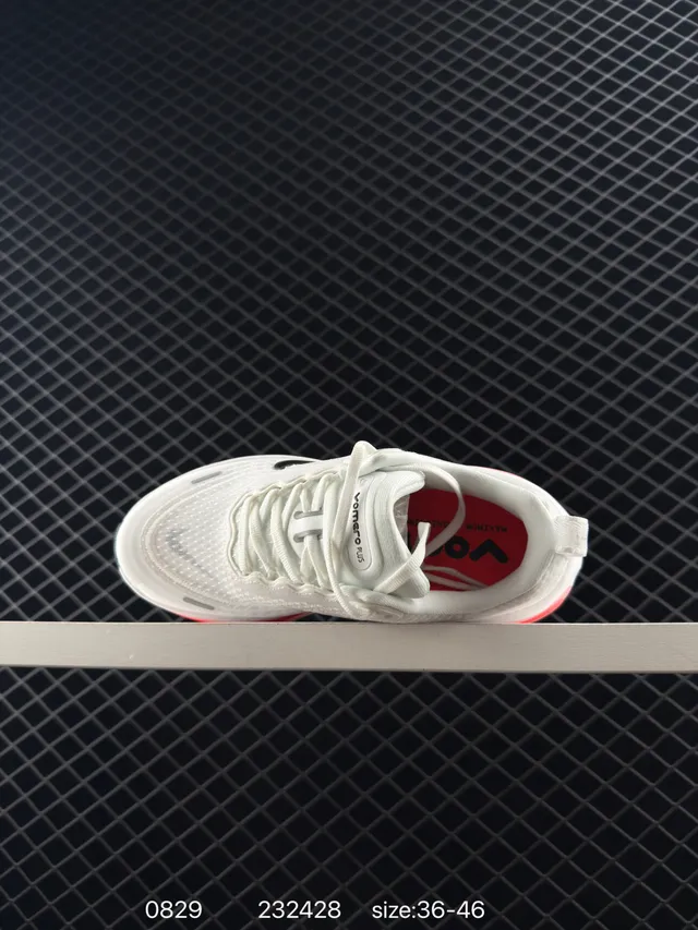 Nike ZoomX أبيض أحمر محبك مهندس أحذية الجري 5