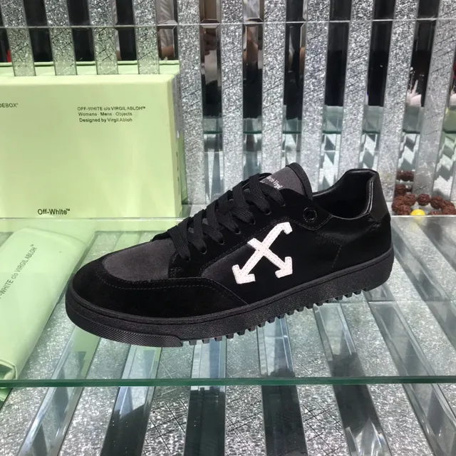 Off-White Arrow Zapatillas Lifestyle de Piel de Ante Negro y Gris 5