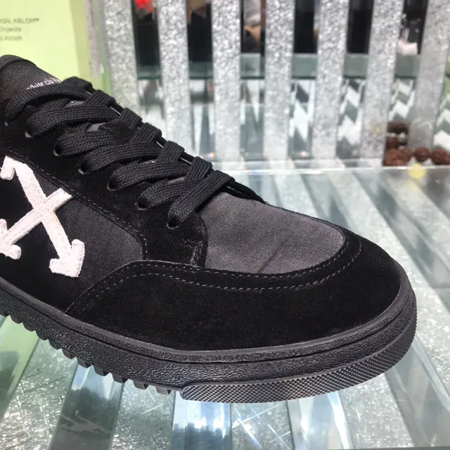 Off-White Arrow Zapatillas Lifestyle de Piel de Ante Negro y Gris 7