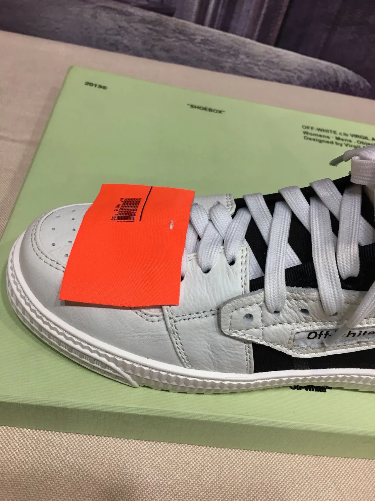 Off-White Sneakers Lifestyle Noir à Empeigne Haute Détails Industriels 5
