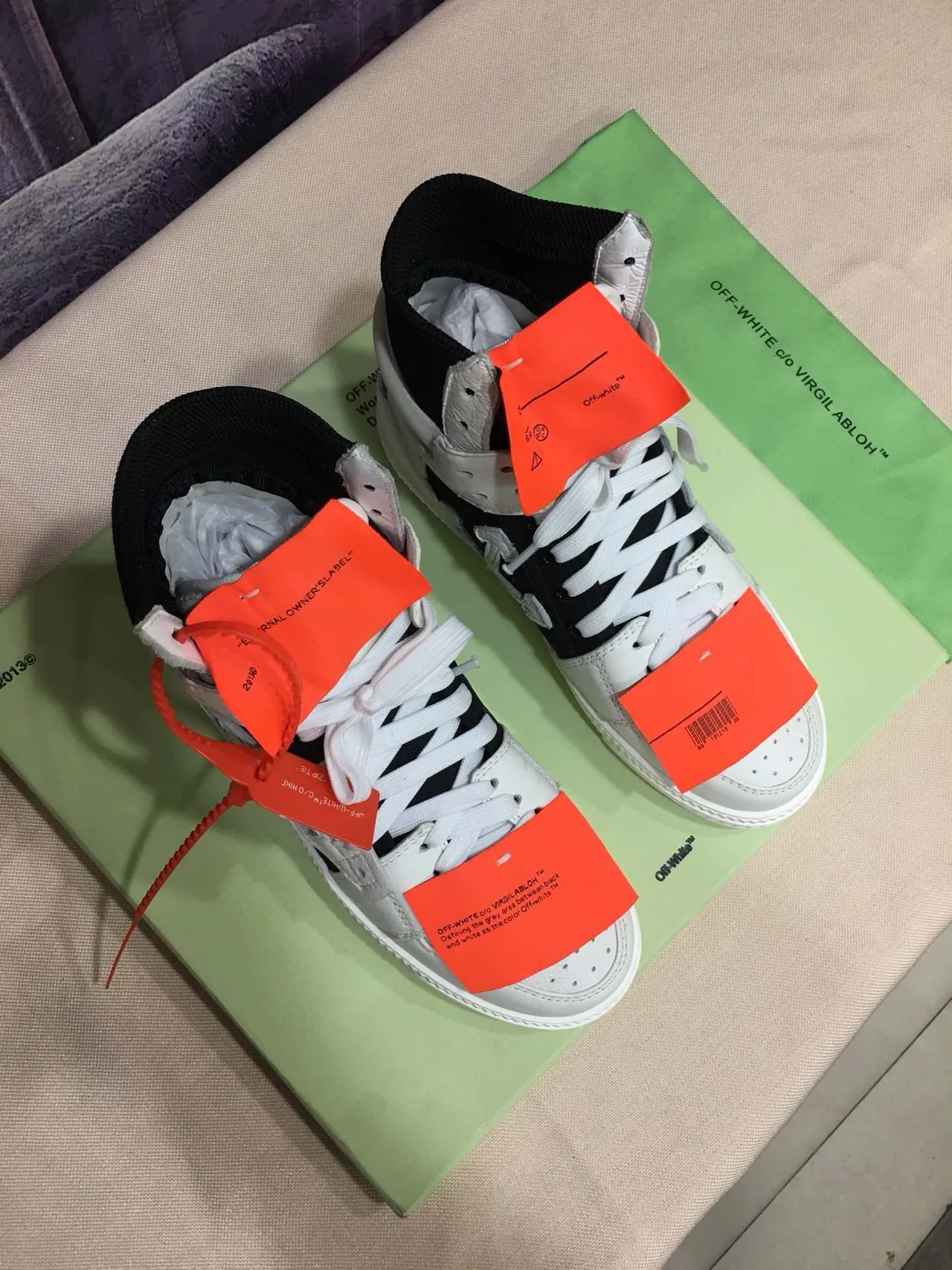 Off-White Sneakers Lifestyle Noir à Empeigne Haute Détails Industriels 6