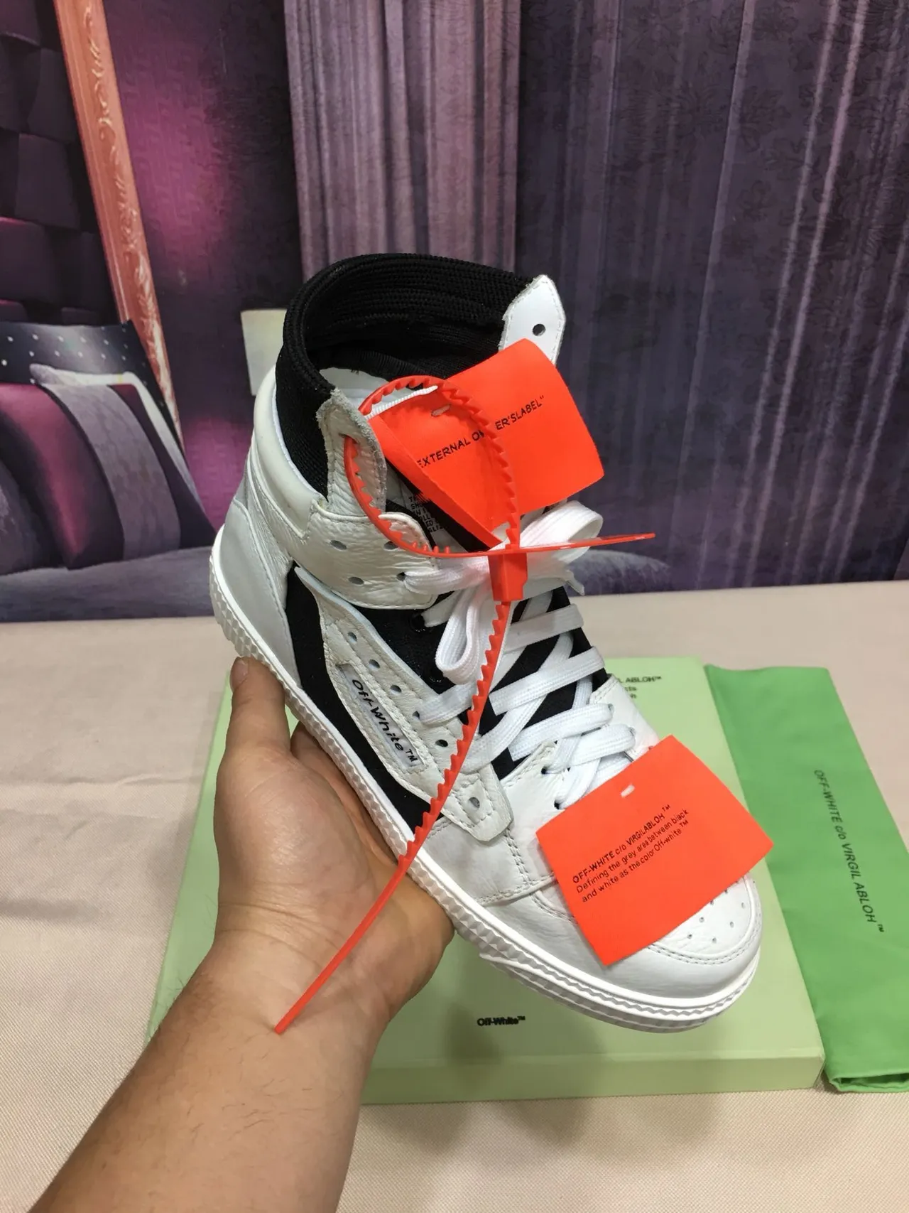 Off-White Sneakers Lifestyle Noir à Empeigne Haute Détails Industriels 8