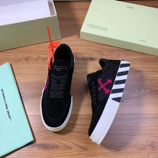 Off-White Black Red Suede Upper Diagonal Arrow Logo Lifestyle Sneakers 5