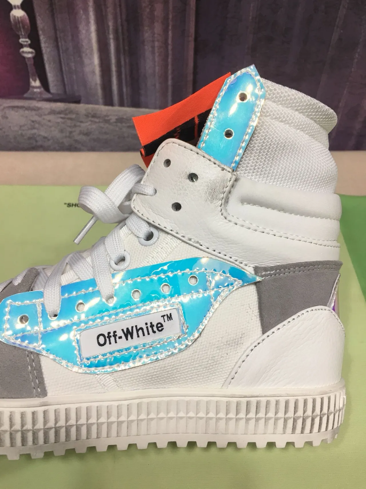 Off-White 灰色高帮全息面板生活方式运动鞋 4