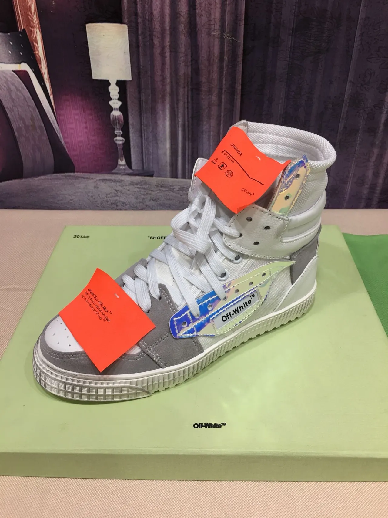 Off-White 灰色高帮全息面板生活方式运动鞋 7