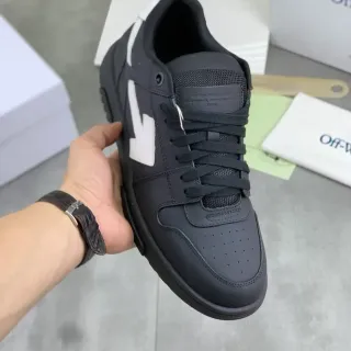 Off-White The Ten Black and White Arrow Lifestyle Sneakers