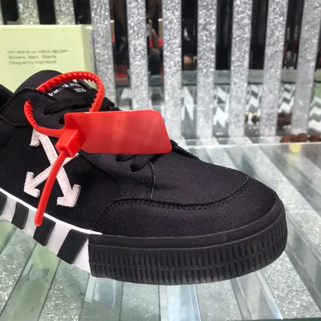 Off-White The Ten أسود تصميم صناعي شعار السهم القطري حذاء رياضي أسلوب حياة 7