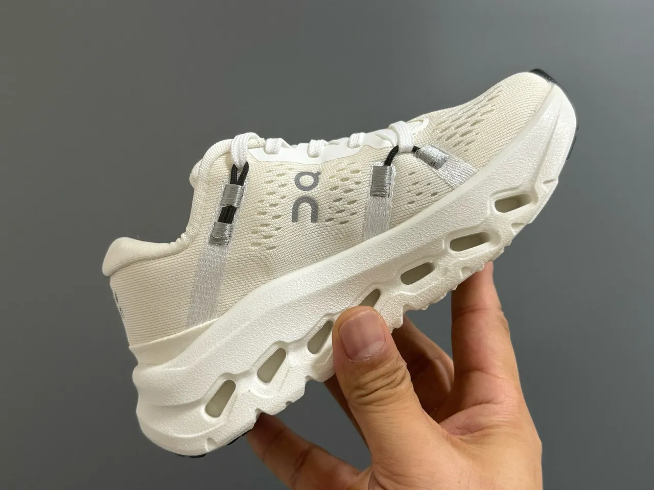 On Beige White Perforated Mesh Upper Open-Cell CloudTec Midsole Running Shoes 15