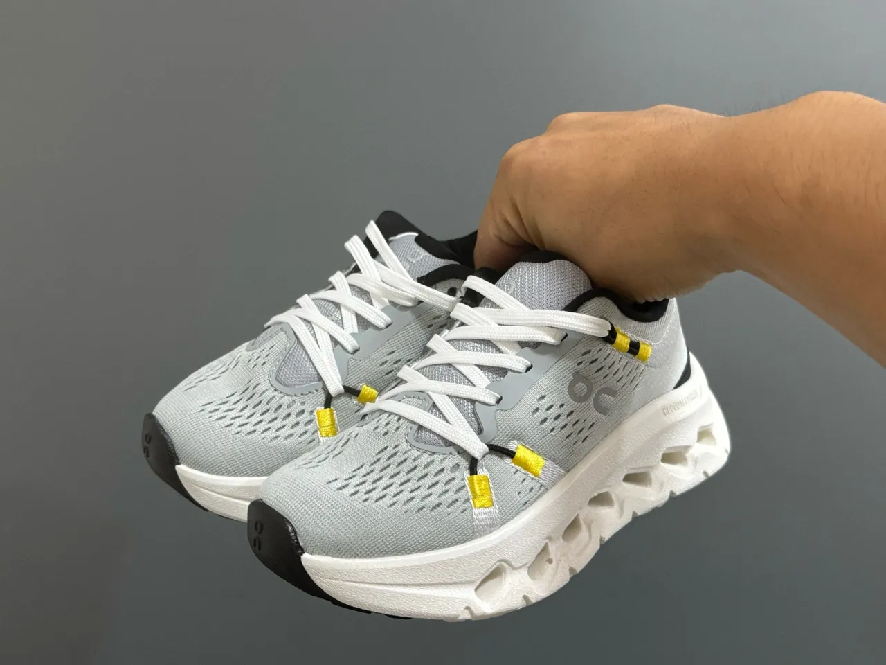 On Beige White Perforated Mesh Upper Open-Cell CloudTec Midsole Running Shoes 19