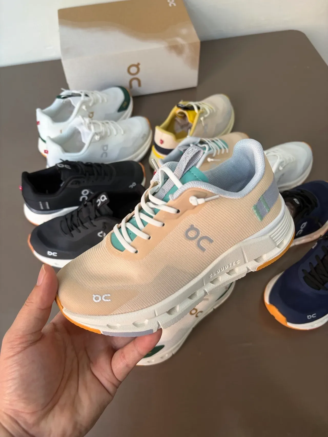 On Beige Amarillo Malla Parte Superior Abierta CloudTec Suela Intermedia Pods Zapatillas deportivas 15