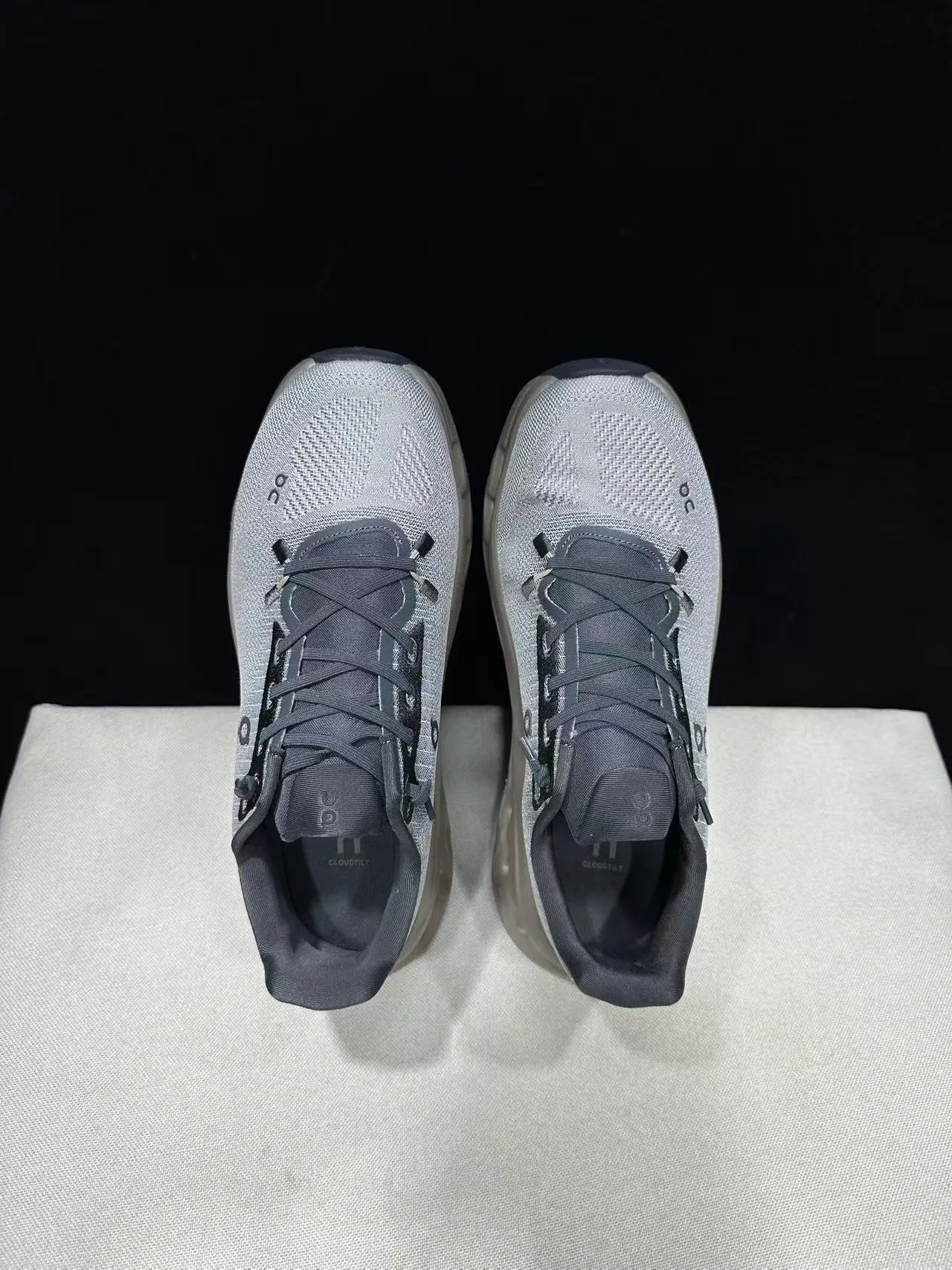 On Cloudmonster Gris métallique et taupe chaussures de course 11