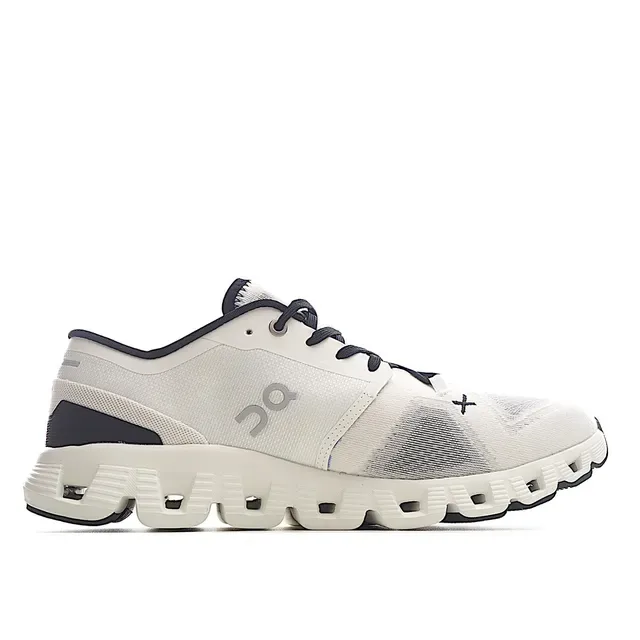 On Cloudmonster Off-White et Navy Chaussures de running 5