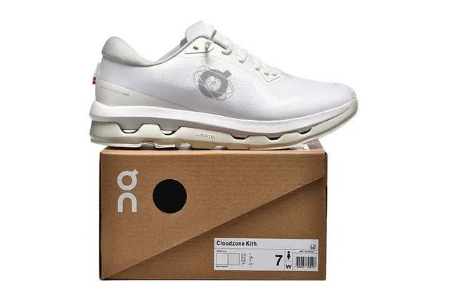 On Cloudmonster 白色跑鞋 5