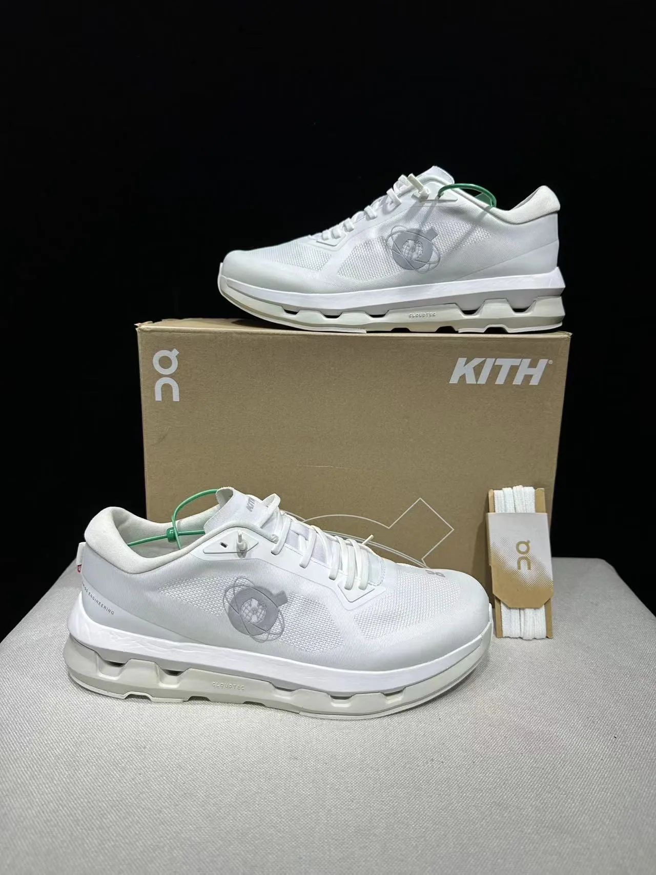 On Cloudmonster 白色跑鞋 6