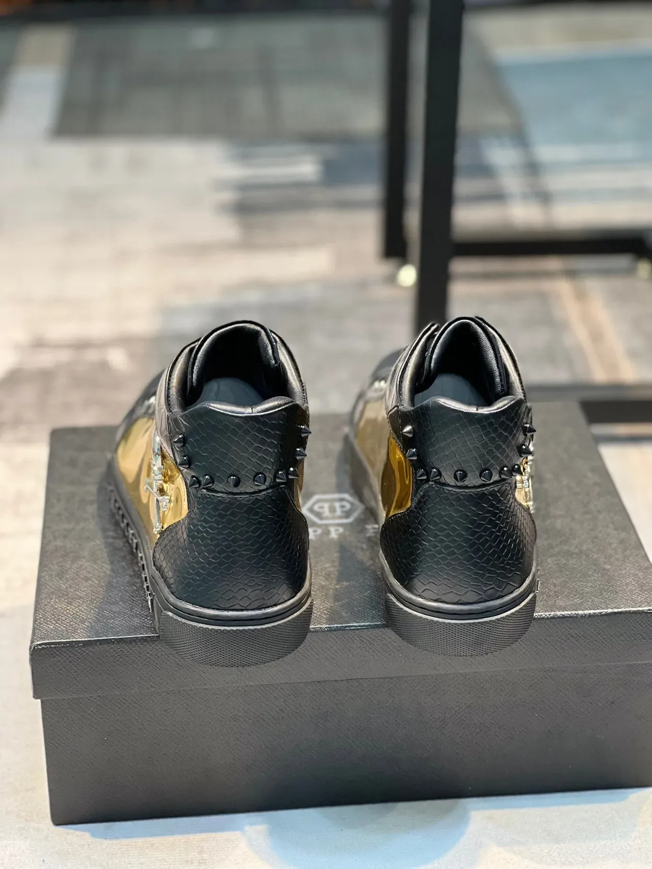 Philipp Plein কালো সোনার উচ্চ-টপ ক্রকোডাইল-এমবসড চামড়ার লাইফস্টাইল স্নিকার্স 3