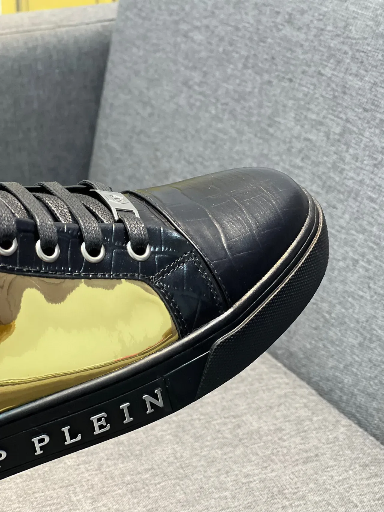Philipp Plein কালো সোনার উচ্চ-টপ ক্রকোডাইল-এমবসড চামড়ার লাইফস্টাইল স্নিকার্স 4