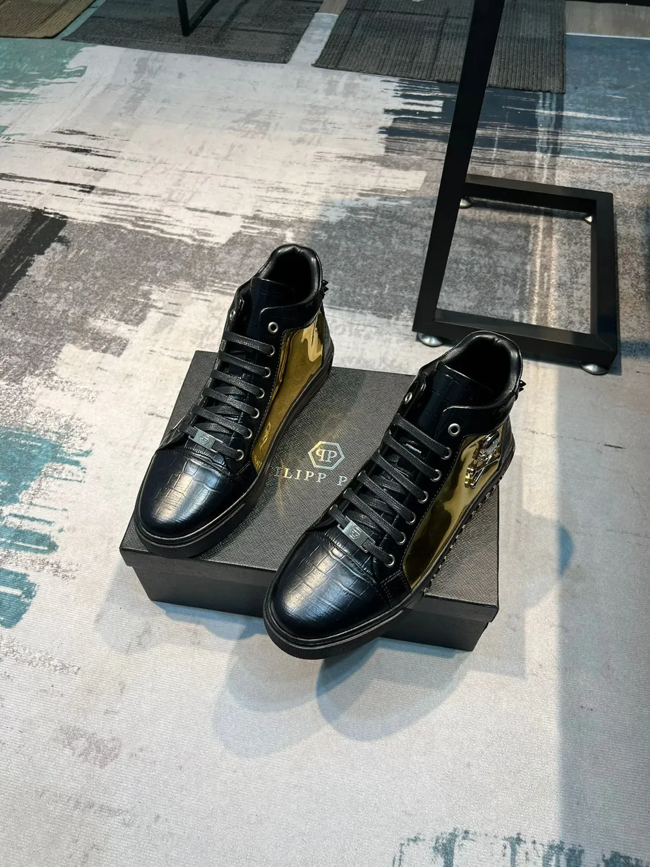 Philipp Plein কালো সোনার উচ্চ-টপ ক্রকোডাইল-এমবসড চামড়ার লাইফস্টাইল স্নিকার্স 6