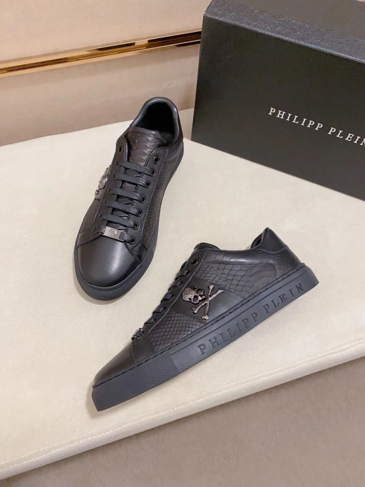 Philipp Plein Black Snake-Embossed Skull Emblem Lifestyle Sneakers 7