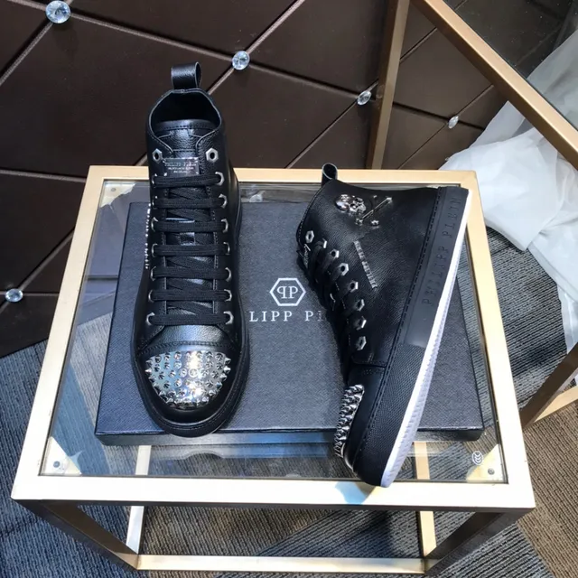 Philipp Plein Skull Tênis lifestyle alto preto prateado com rebites no dedo 7